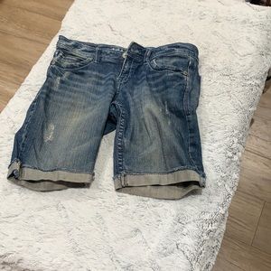 Short jeans